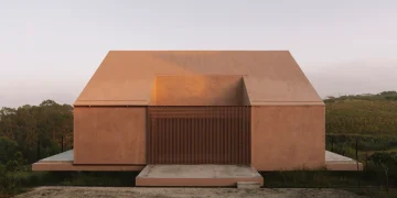 بررسی پروژه معماری خانه پلاژ Plaj House از مجله ArchDaily