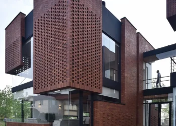 پروژه خانه آجری مازیار در رویان - اثر دفتر معماری نقش خاک