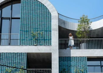 پروژه معماری ساختمان لفتون در شهر شیراز اثر دفتر معماری دال