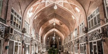 بازار تاریخی تبریز (بزرگ ترین بازار سرپوشیده جهان) در حال نابودی است!