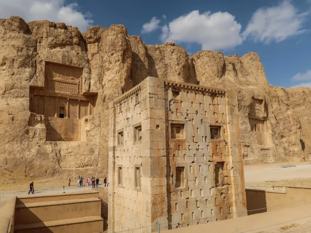 نقش رستم در حال فرو رفتن است...! خطر بزرگ برای مهم ترین میراث تاریخی ایران