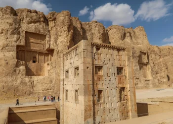 نقش رستم در حال فرو رفتن است...! خطر بزرگ برای مهم ترین میراث تاریخی ایران