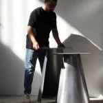 میز بافر فلزی "باهم و جدا از هم" از استودیو تشدید