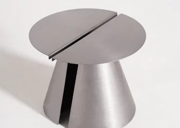 میز بافر فلزی "باهم و جدا از هم" از استودیو تشدید