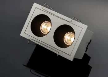 چراغ توکار مستطیل X731 از شرکت ستاره شمال